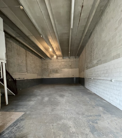 More Photos Of 8012-8076 W 21st Ave, Hialeah Warehouse For Sale
