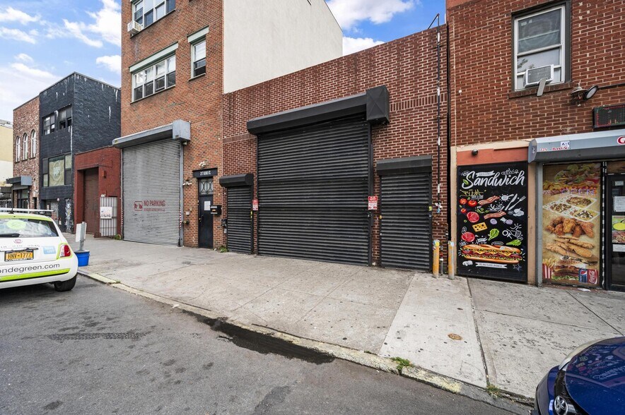 Primary Photo Of 219 Bond St, Brooklyn Warehouse For Lease