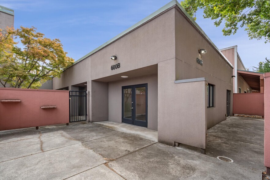 More Photos Of 680 E Cotati Ave, Rohnert Park Health Club For Lease