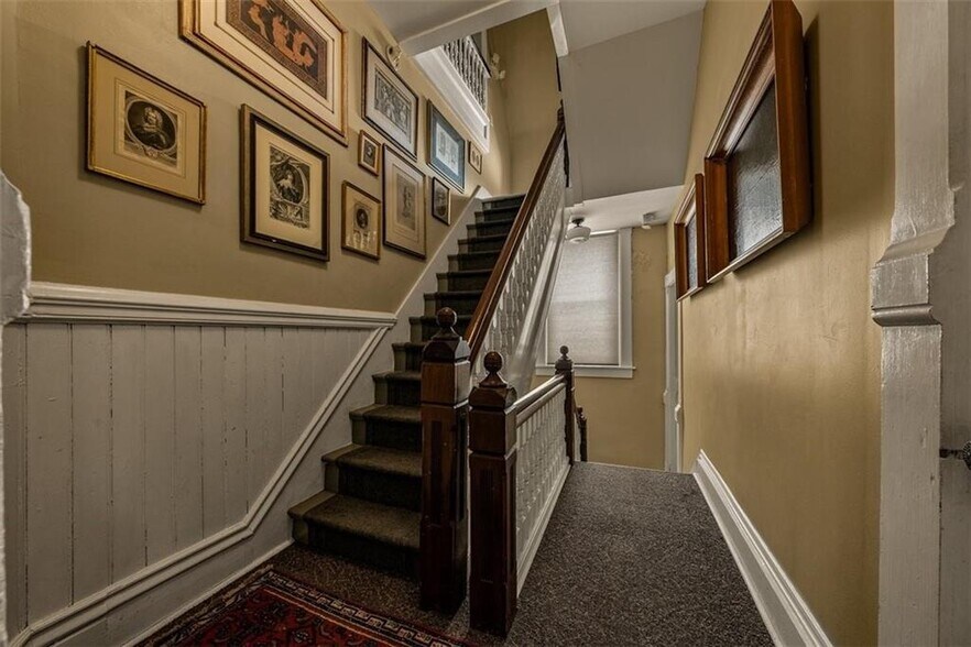 More Photos Of 809 Hall St, Saint Joseph Hospitality For Sale