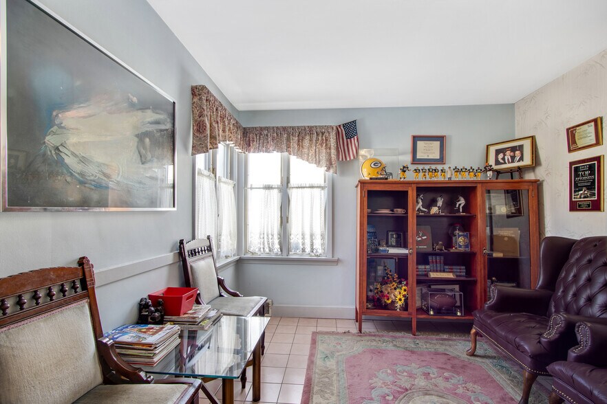 More Photos Of 2025 Clinton St, Buffalo Office For Sale