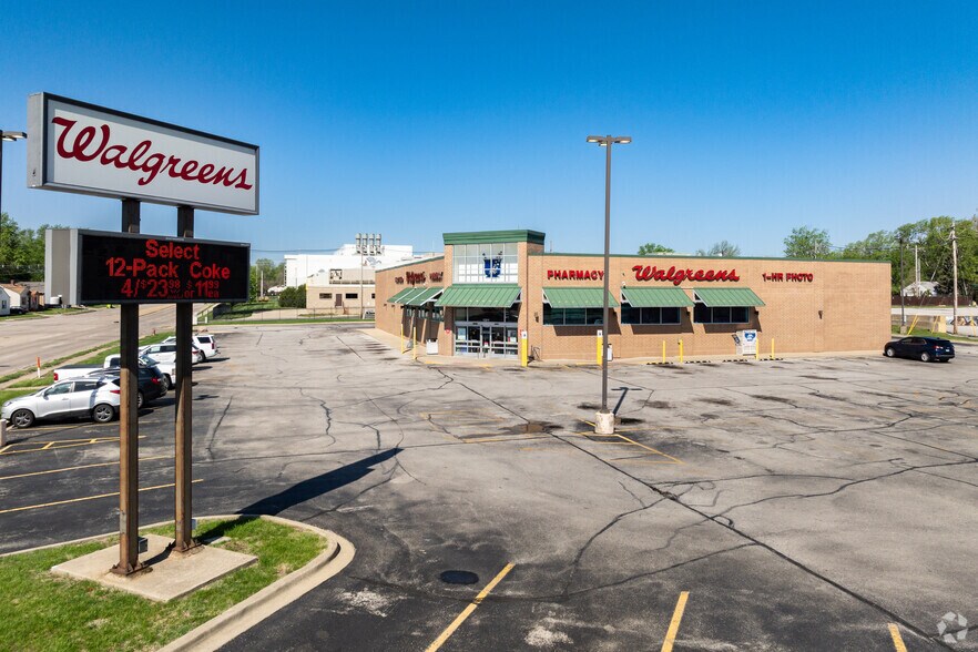 More Photos Of 1311 IL-48, Decatur Drugstore For Sale