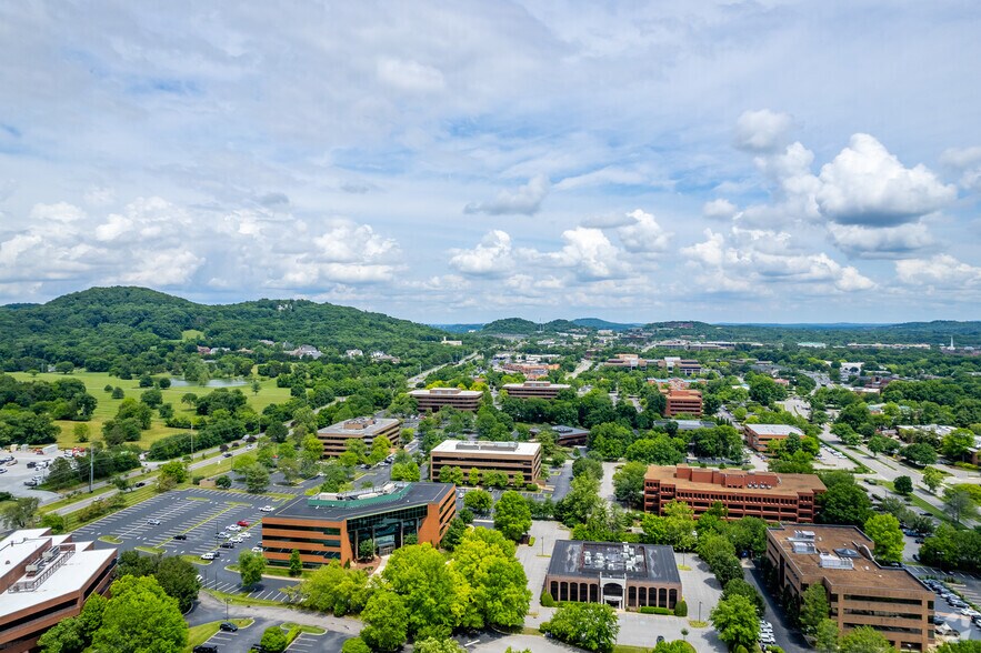 More Photos Of 5410 Maryland Way, Brentwood Unknown For Lease