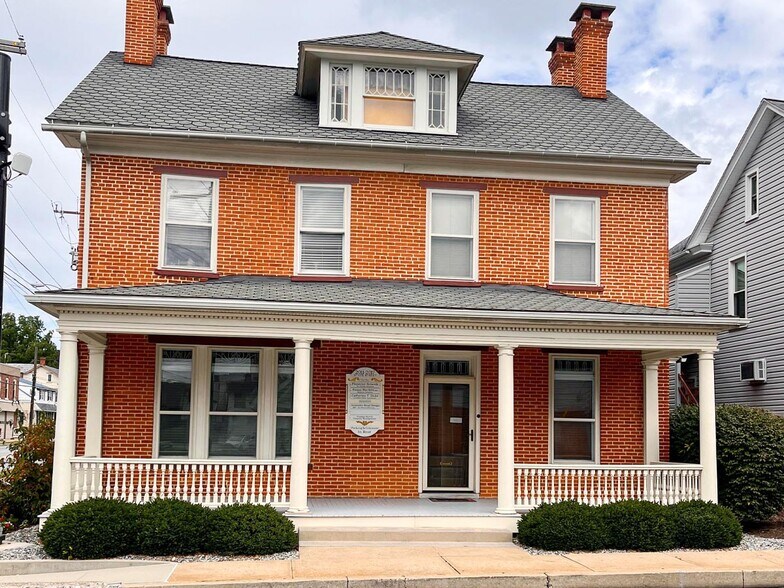 More Photos Of 2011 State St, East Petersburg Medical For Lease