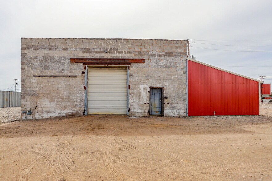 More Photos Of 5320 Cook St, Denver Warehouse For Lease