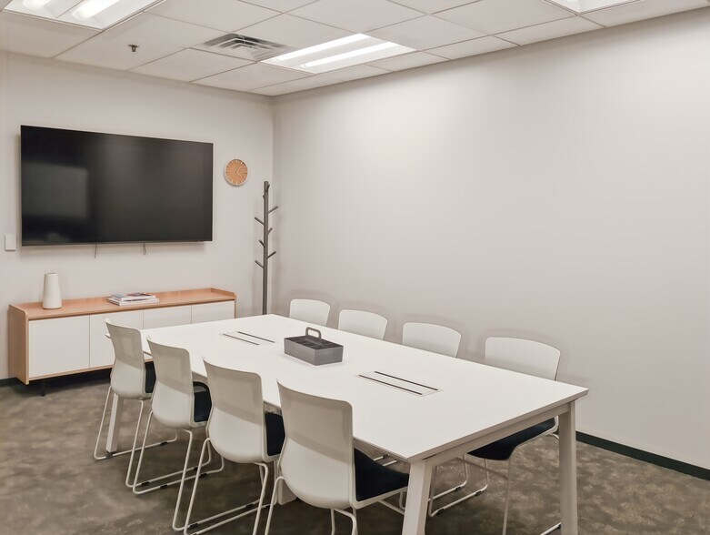 More Photos Of 11602 W Center Rd, Omaha Coworking Space