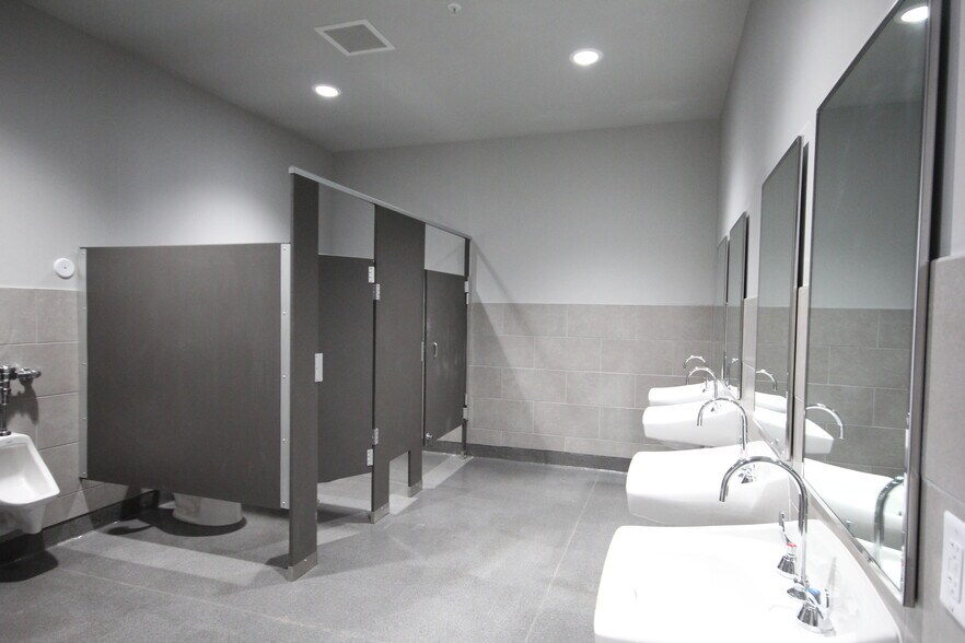 More Photos Of 6363 W Dannon Way, West Jordan Refrigeration Cold Storage For Lease