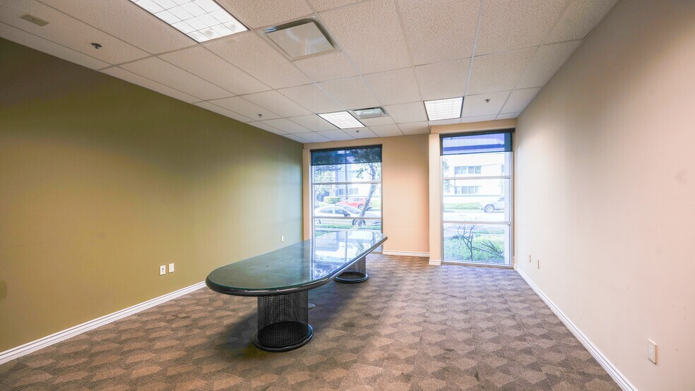 More Photos Of 2848 Columbia St, Torrance Light Manufacturing For Lease