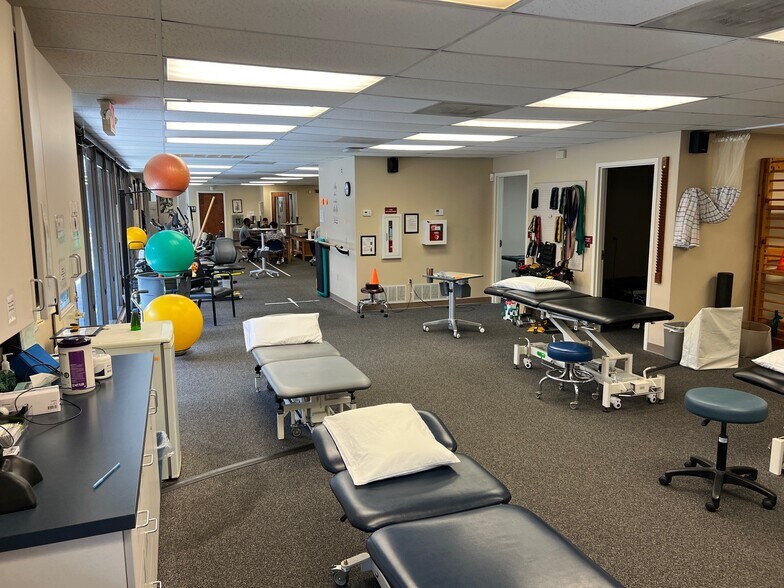 More Photos Of 333 N Shiloh Rd, Garland Medical For Lease