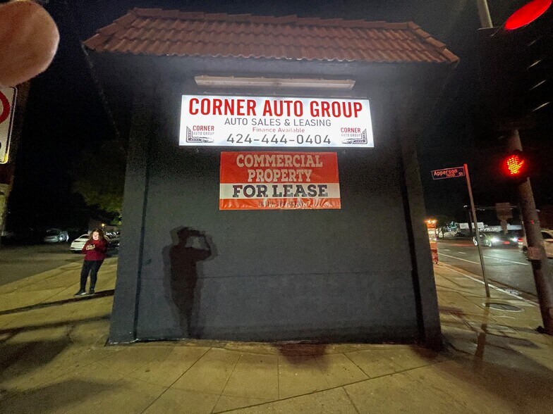 More Photos Of 7643 Foothill Blvd, Tujunga Storefront For Lease