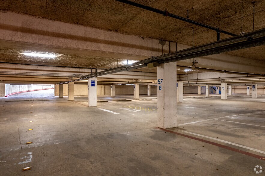 More Photos Of 600 Gemini St, Houston Office For Lease