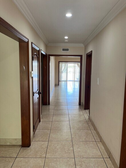 More Photos Of 8927 Sawyer St, Los Angeles Specialty For Sale