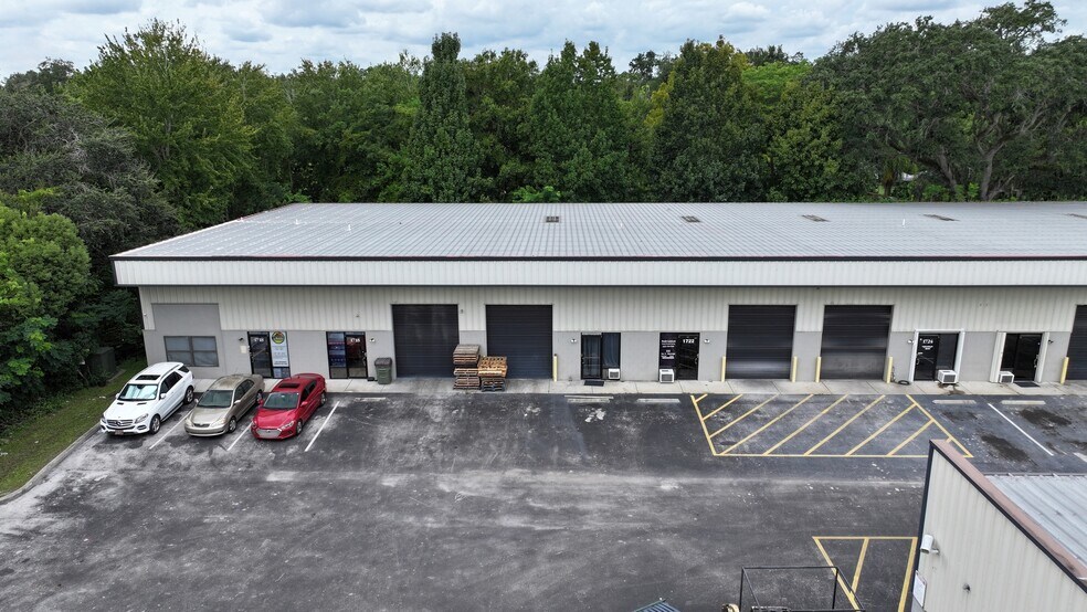 More Photos Of 1700-1708 Kelley Ave, Kissimmee Warehouse For Lease