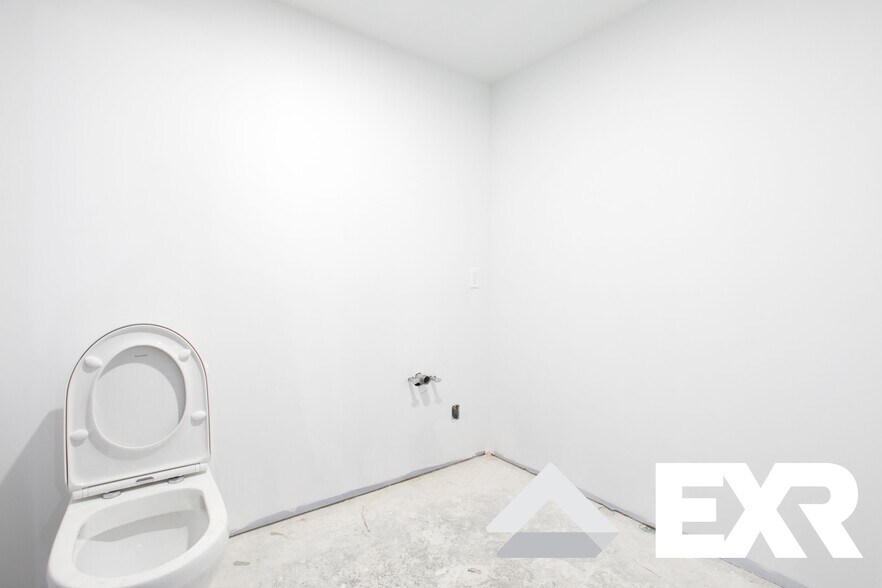 More Photos Of 11 Weirfield St, Brooklyn Apartments For Lease