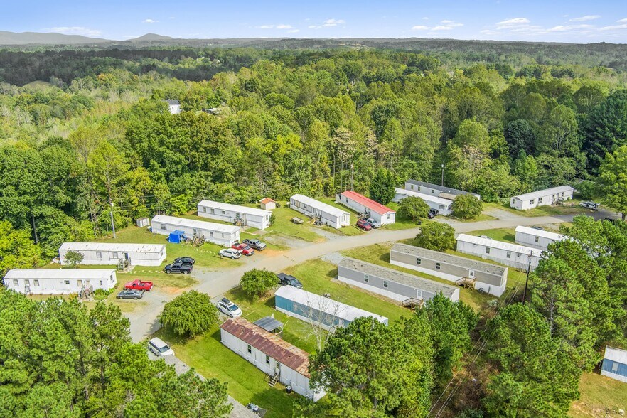 More Photos Of 1020 Twin Lakes Dr, King Manufactured Housing Mobile Home Park For Sale