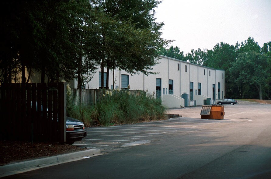 More Photos Of 7750-1 Bayberry Rd, Jacksonville Unknown For Lease