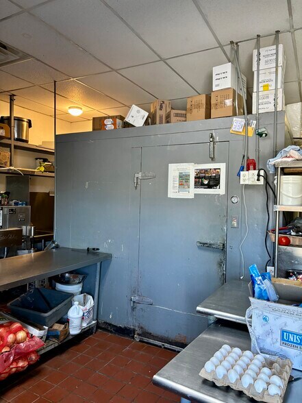 More Photos Of 825 New York Dr, Vandalia Storefront Retail Office For Sale
