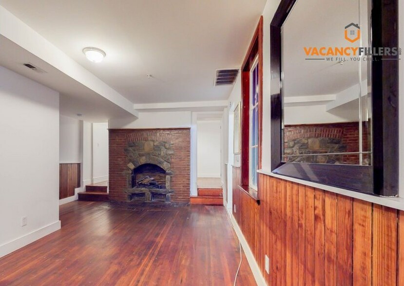 More Photos Of 407 N Charles St, Baltimore Apartments For Lease