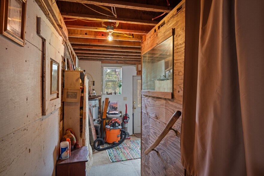 More Photos Of 501 Limestone Ln, Driftwood Specialty For Sale