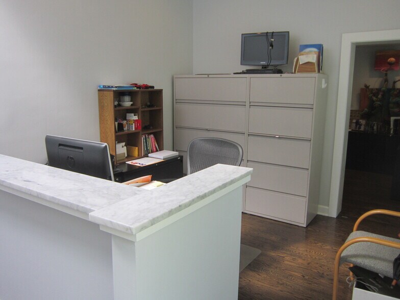 More Photos Of 8135 Monticello Ave, Skokie Office For Sale