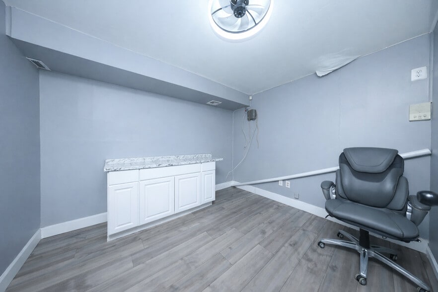 More Photos Of 8510 Bay 16th St, Brooklyn Office For Sale