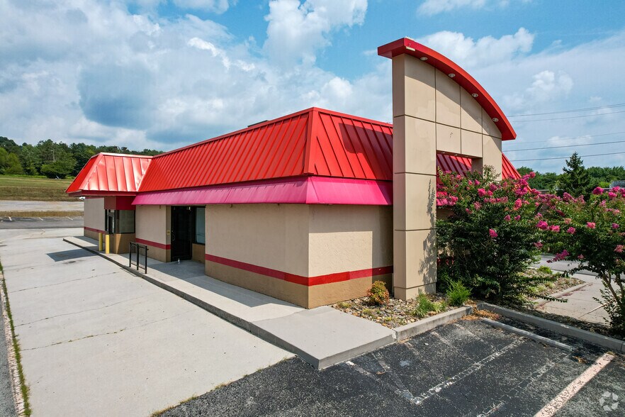 More Photos Of 305 E Emory Rd, Powell Fast Food For Lease