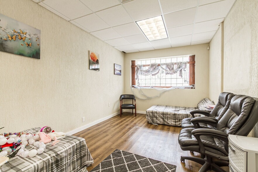 More Photos Of 64 Spencer St, Rochester Loft Creative Space For Sale