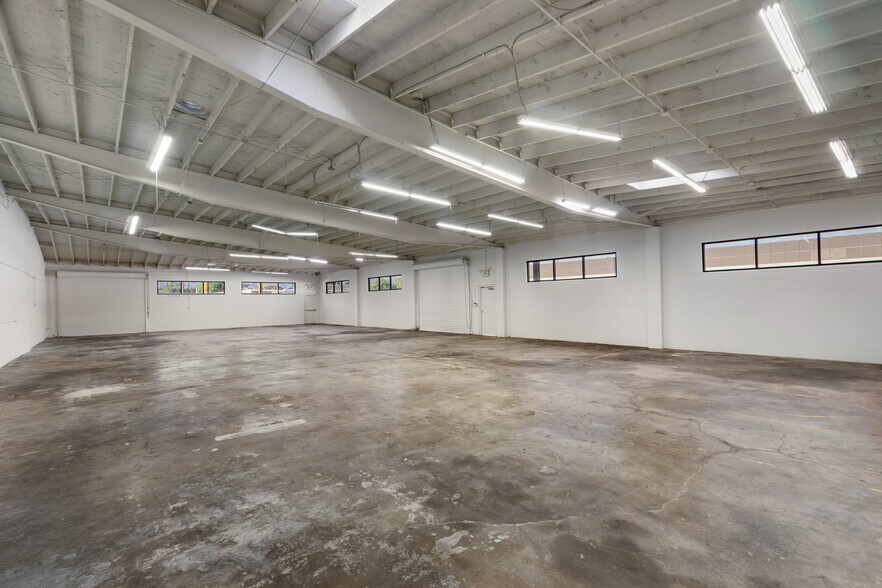 More Photos Of 575-577 E Edna Pl, Covina Warehouse For Lease