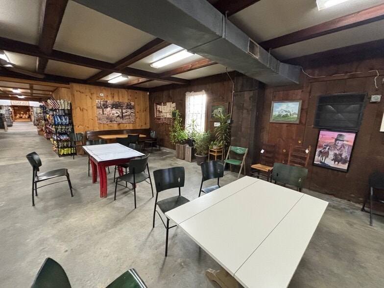 More Photos Of 138 Main Rd, Westhampton Restaurant For Lease