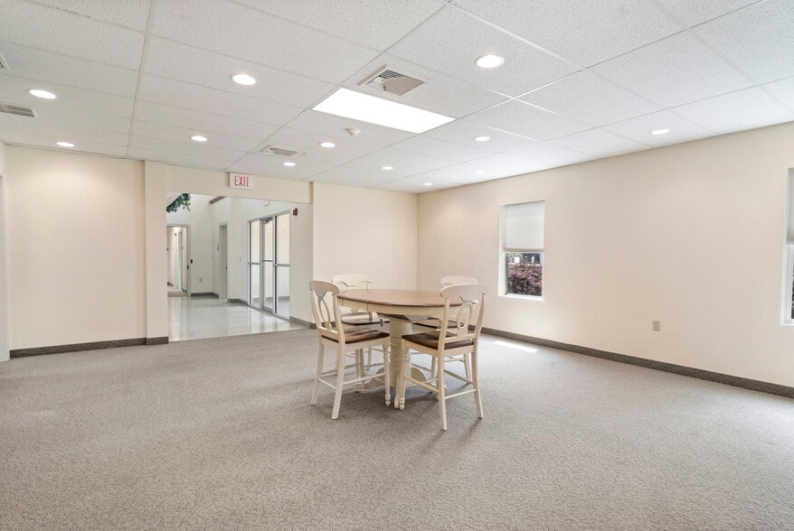 More Photos Of 1000 Coventry Dr, Phillipsburg Medical For Sale