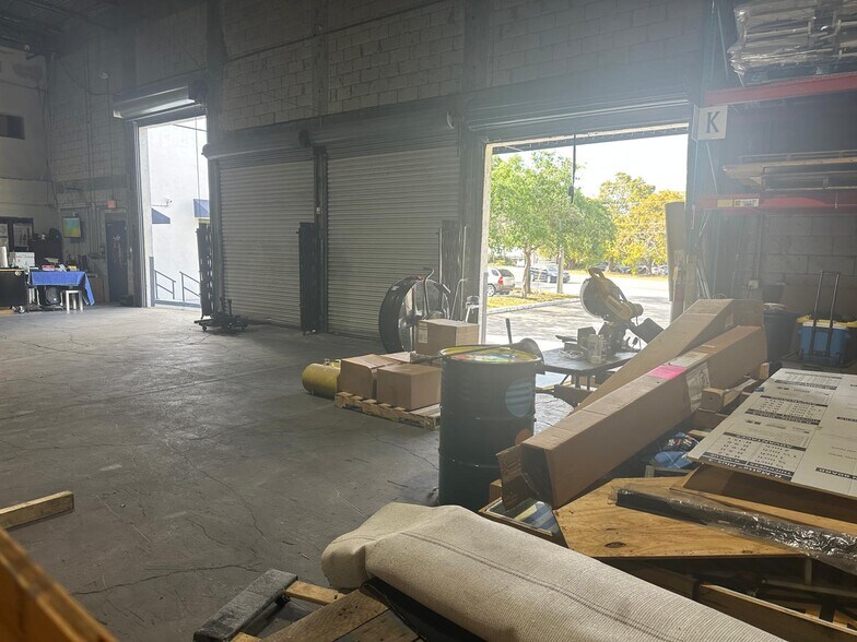 More Photos Of 8500 NW 30th Ter, Doral Warehouse For Lease
