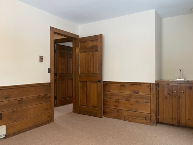 More Photos Of 1160 Putnam Pike, Chepachet Office For Lease