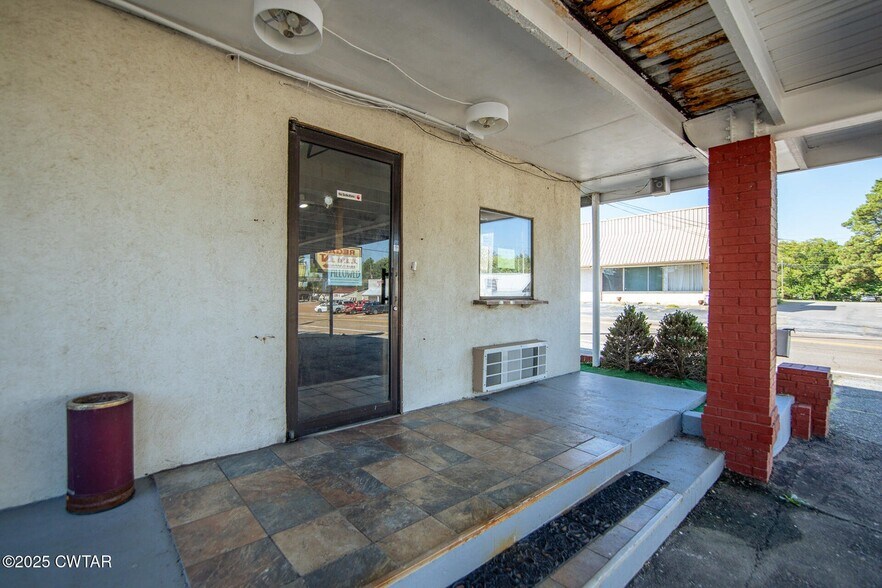 More Photos Of 618 N 22nd Ave, Humboldt Hotel For Sale