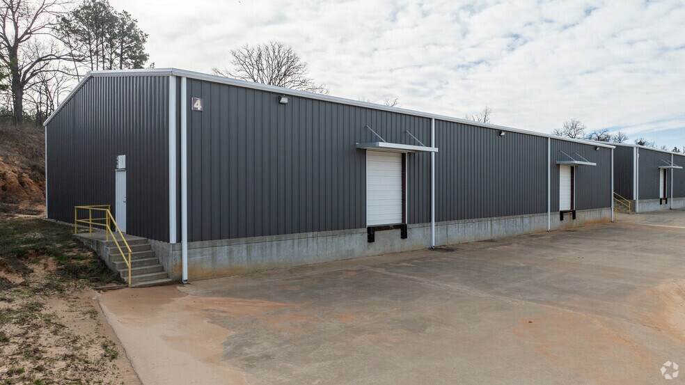 More Photos Of 12095 Spur 364, Tyler Warehouse For Lease