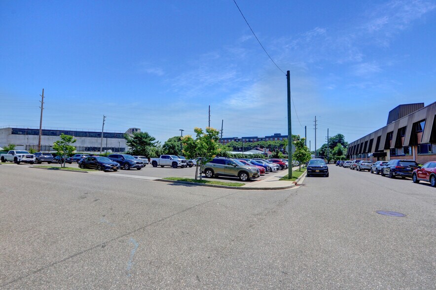 More Photos Of 230 Hilton Ave, Hempstead Office For Sale