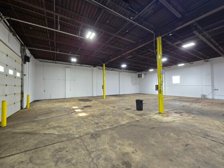 More Photos Of W146N5741 Enterprise Ave, Menomonee Falls Warehouse For Lease