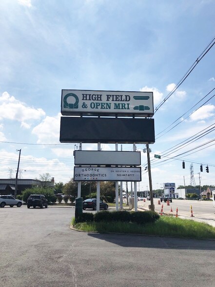 More Photos Of 5223-5227 Dixie Hwy, Louisville Storefront Retail Office For Lease