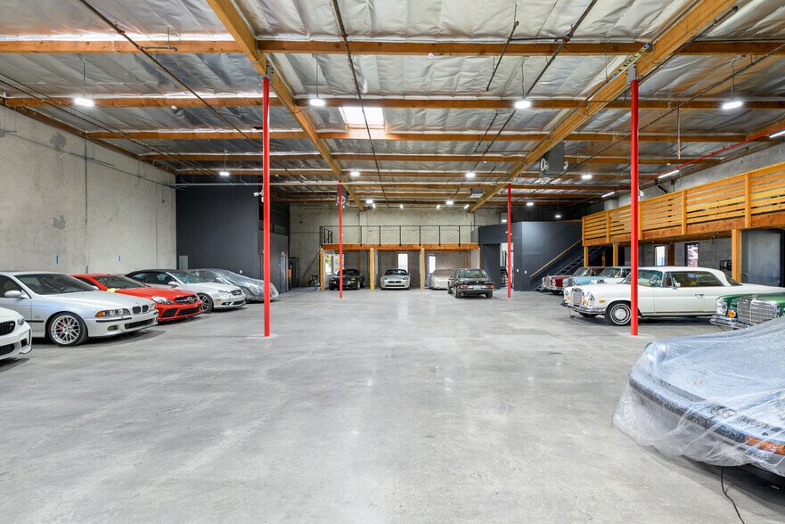 More Photos Of 2368 Eastman Ave, Ventura Distribution For Sale
