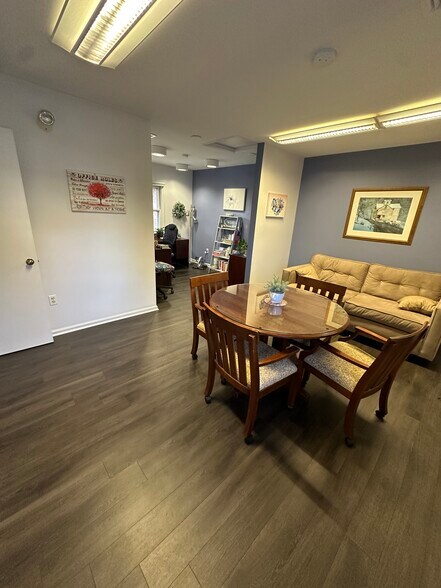 More Photos Of 71 Cedar Ave, Hershey Office For Lease