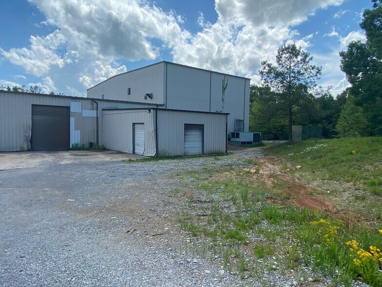 More Photos Of 6936 Industrial Rd, Nunnelly Manufacturing For Lease