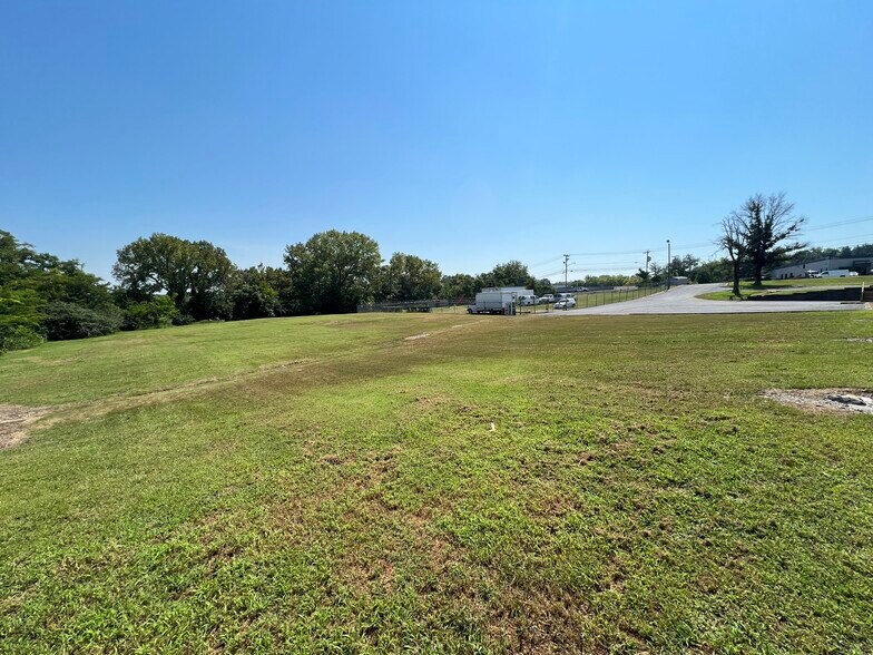 More Photos Of 1920 Elm Hill Pike pike, Nashville Land For Lease