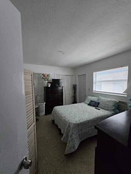 More Photos Of 1927- 1929 Roosevelt st, Hollywood Apartments For Sale