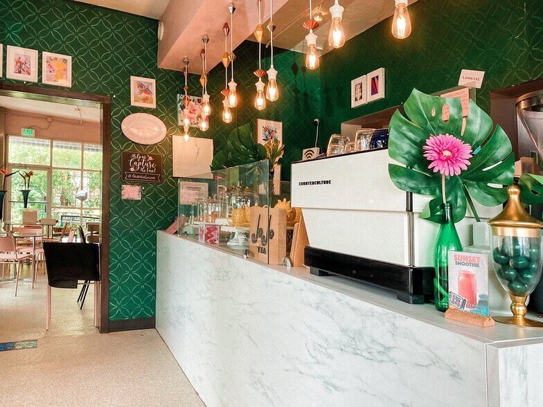 More Photos Of 615 NE 76th St, Miami Restaurant For Sale