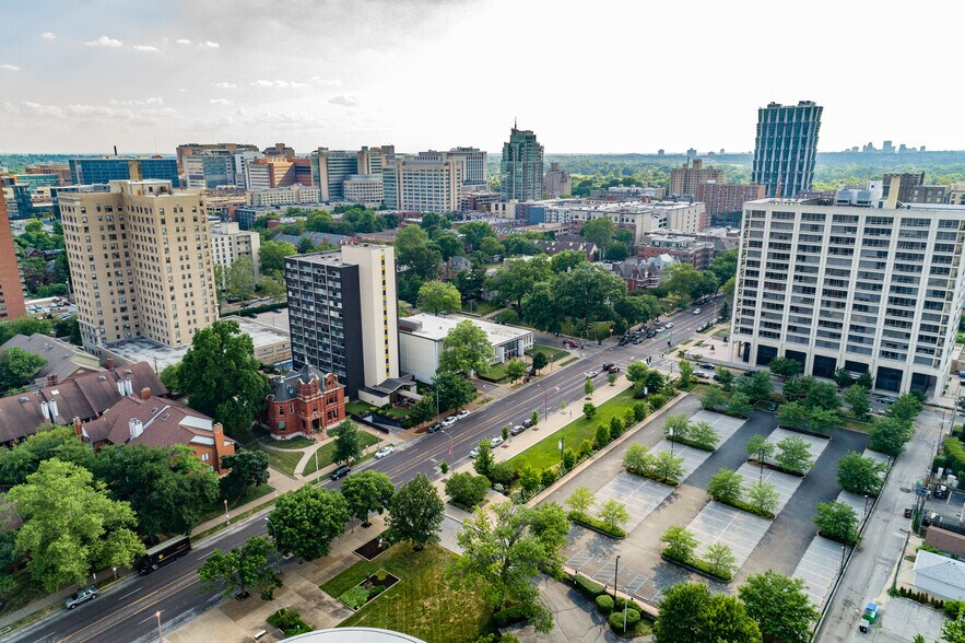 More Photos Of 4494 Lindell Blvd, Saint Louis Office For Sale