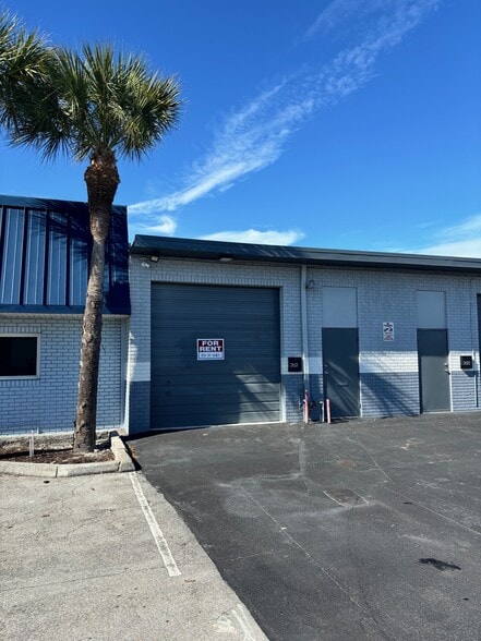 More Photos Of 2621-2629 NE 5th Ave, Pompano Beach Warehouse For Lease