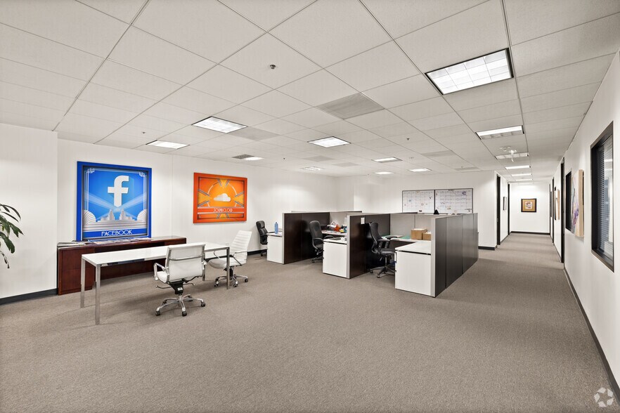 More Photos Of 5805 Sepulveda Blvd, Sherman Oaks Office For Lease