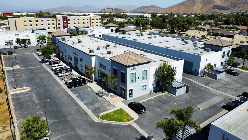 More Photos Of 10557 Juniper Ave, Fontana Warehouse For Lease