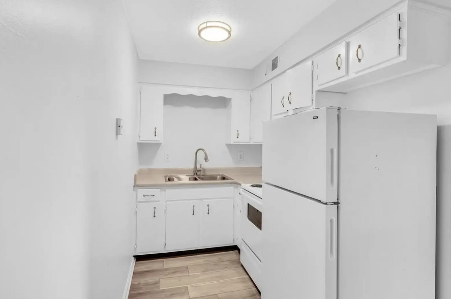 More Photos Of 7602-7604 Garrison Rd, Louisville Apartments For Sale