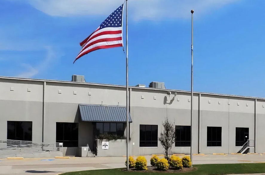 More Photos Of 850 Northlake Dr, Coppell Warehouse For Lease