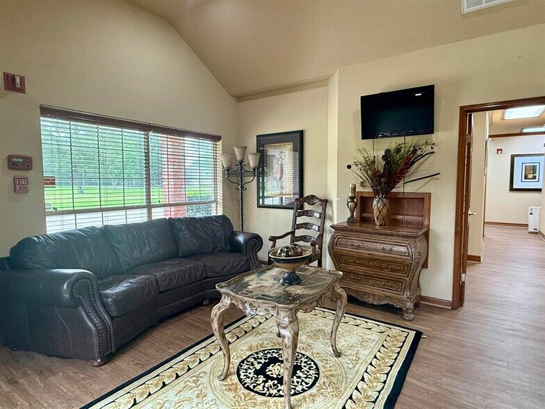 More Photos Of 3590 Blackmon Ln, Beaumont Medical For Sale